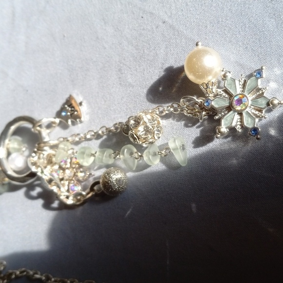 Holiday Christmas Silver Tone Snowflake Necklace Dangle Charms Rhinestone Beaded - Picture 4 of 7
